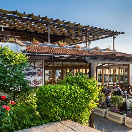 Üdülőközpont Santa Marina Village 4*