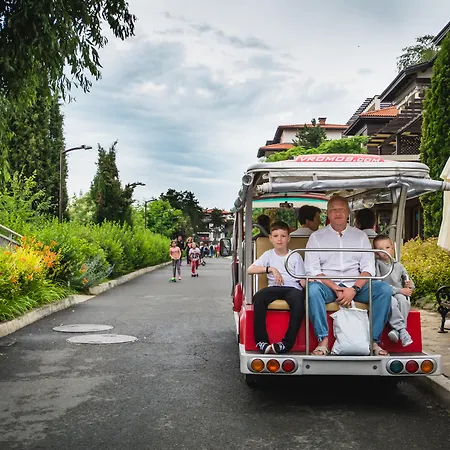 Üdülőközpont Santa Marina Village 4*