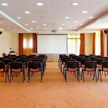 Üdülőközpont Santa Marina Village 4*