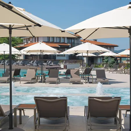 Üdülőközpont Santa Marina Village 4*