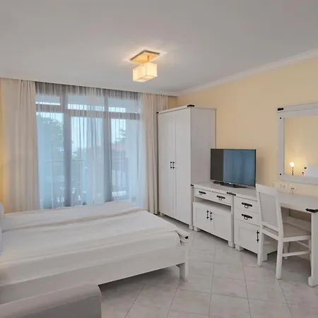 Üdülőközpont Santa Marina Village